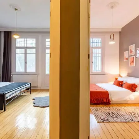 Renovated Art Deco Charm In The Heart Of Nisantasi *