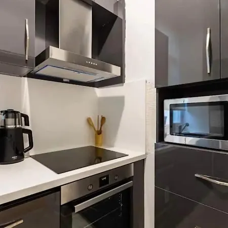 Renovated Art Deco Charm In The Heart Of Nisantasi Apartment