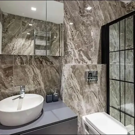 Apartment Renovated Art Deco Charm In The Heart Of Nisantasi